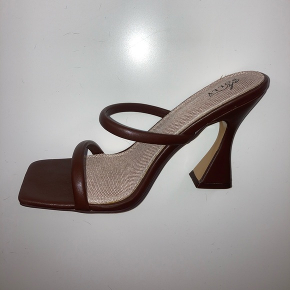 Oh Polly Mule Heels - Picture 3 of 5